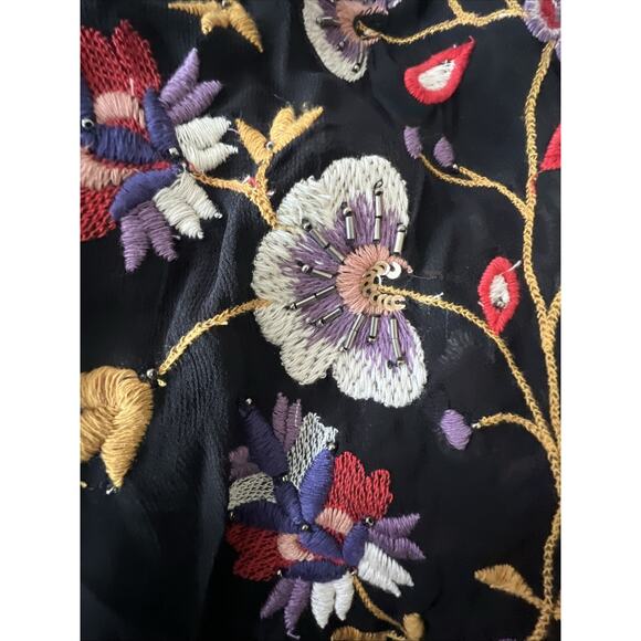 Anthropologie Akemi + Kin Louise Black Embroidered Floral Blouse Size Medium - Picture 15 of 16